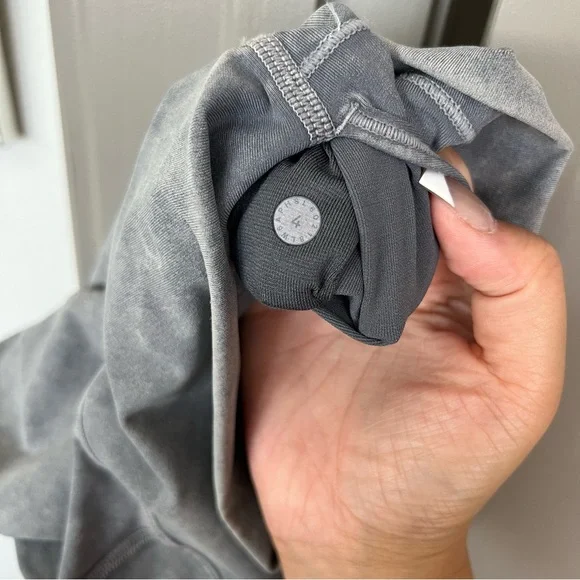 LULULEMON WUNDER UNDER CROP (HI-RISE) *FULL-ON LUXTREME 21" SIZE 4 Washed Luna - Picture 4 of 5